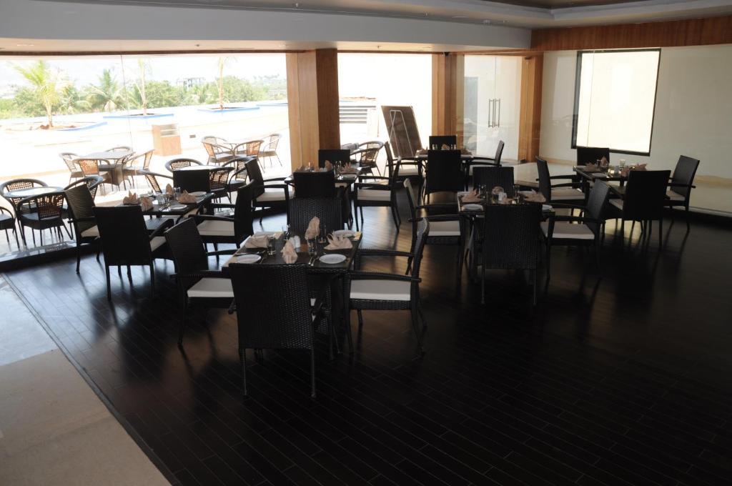 فندق فورتشن سيليكت جراند ريدج تيروباتي المظهر الخارجي الصورة The restaurant