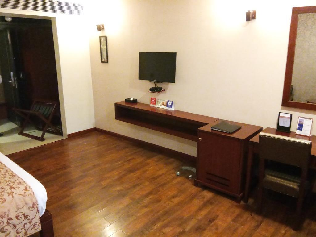 فندق فورتشن سيليكت جراند ريدج تيروباتي المظهر الخارجي الصورة A room at the hotel