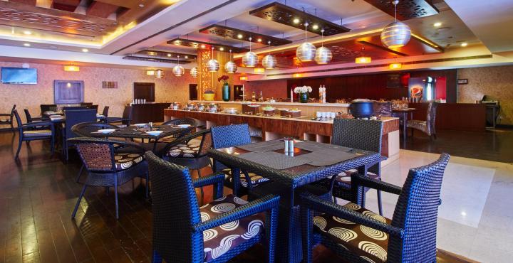 فندق فورتشن سيليكت جراند ريدج تيروباتي المظهر الخارجي الصورة The interior of the restaurant